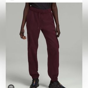 Lululemon relaxed MR cargo pant